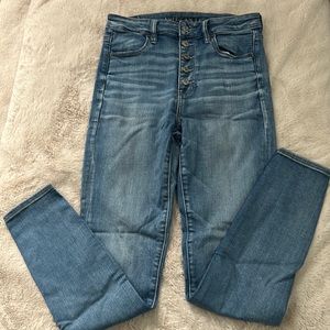 American Eagle Ne(x)t Level Stretch 5 button front closure.